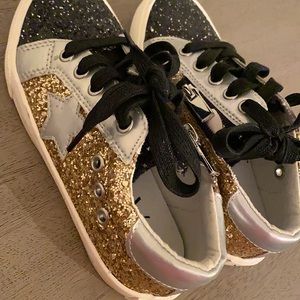 BARLEY WORN SHOES!